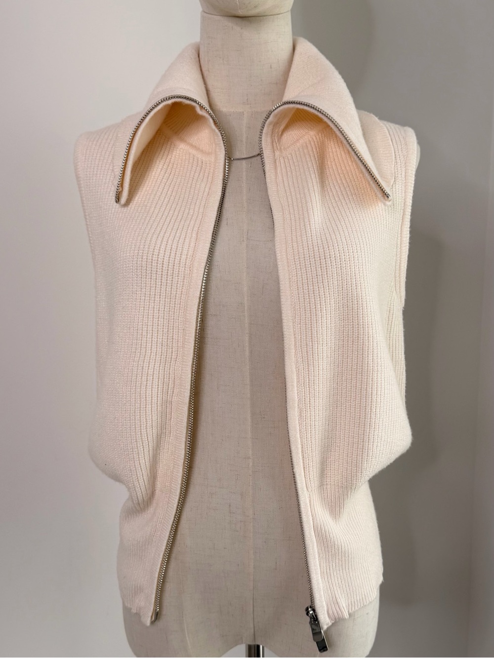 Joie Cream Ribbed Zip Front Sleeveless Sweater Vest M - Picture 8 of 13